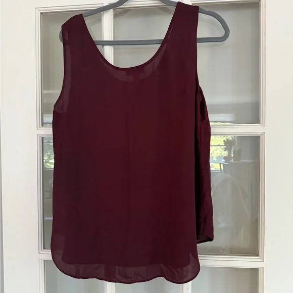 Elegant Burgundy Sleeveless Top - Picture 2 of 3
